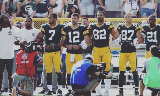 Aaron Rodgers uses Instagram post to discuss hypocrisy of kneeling