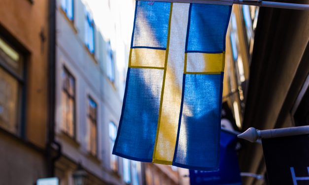 The Interlinking of Swedish Sports, Casinos, and Social Media